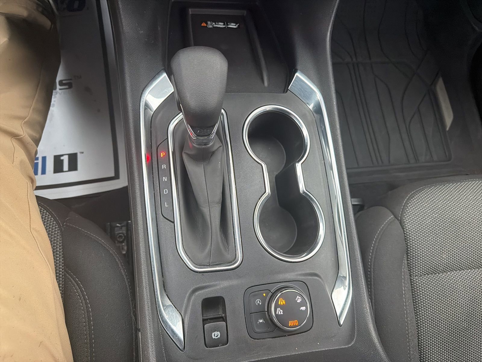 Used 2023 Chevrolet Traverse LT w/ Midnight/Sport Edition image 16