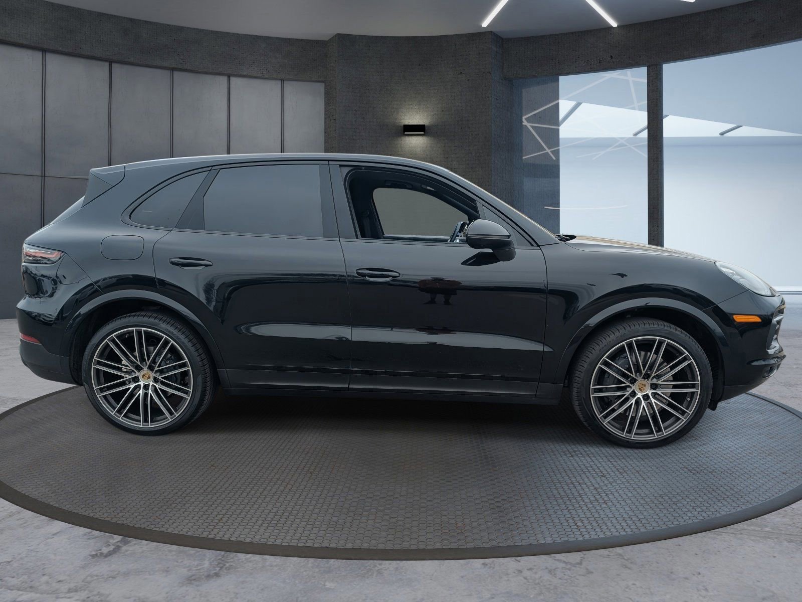 Used 2022 Porsche Cayenne S Platinum image 7
