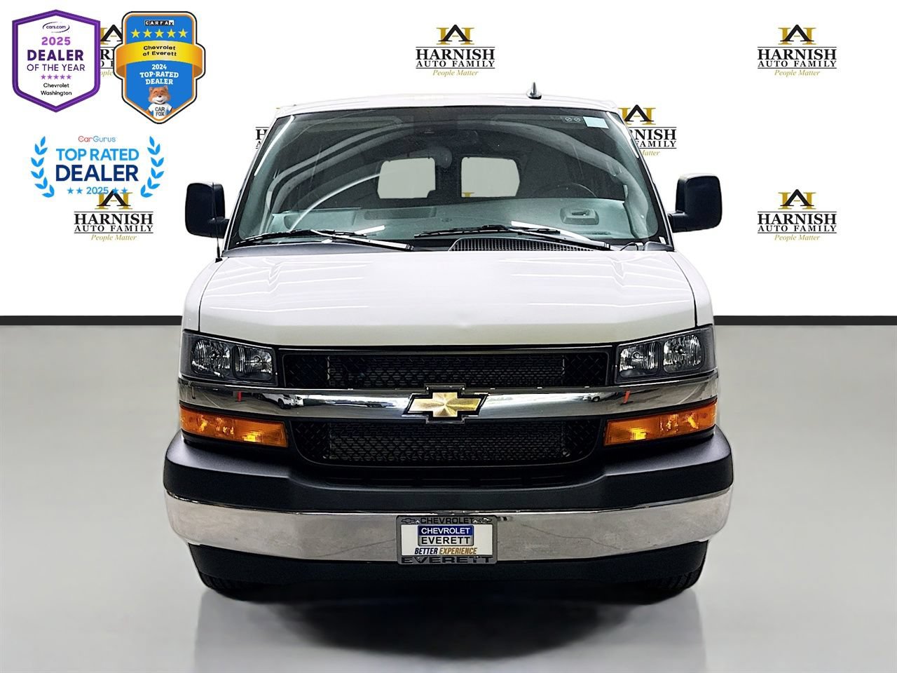 Used 2025 Chevrolet Express 3500 LT w/ LT Preferred Equipment Group RWD image 2