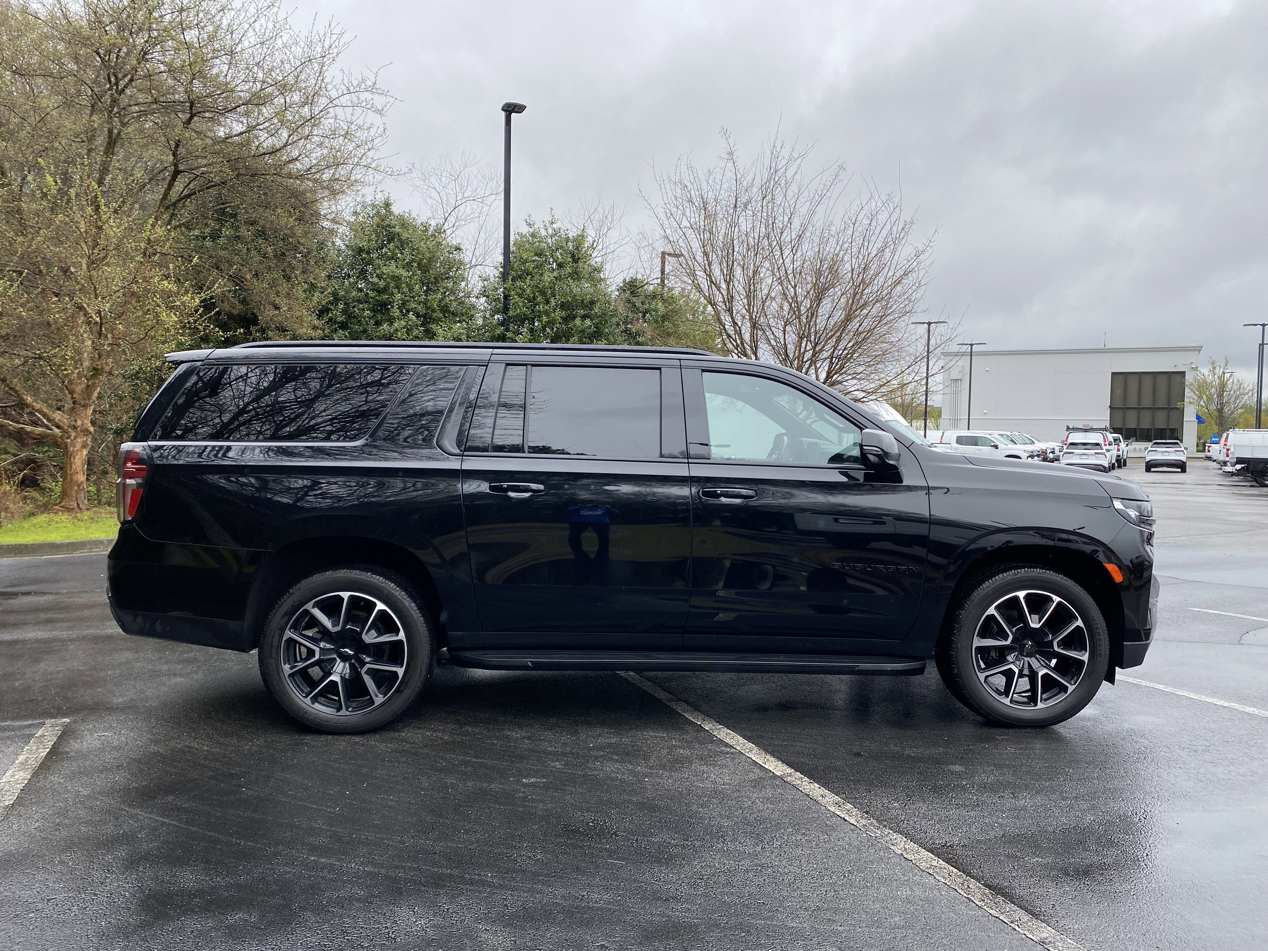 Used 2021 Chevrolet Suburban RST w/ Luxury Package image 10