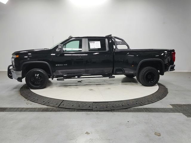 Used 2022 Chevrolet Silverado 3500 LT w/ Convenience Package AWD/4WD image 4