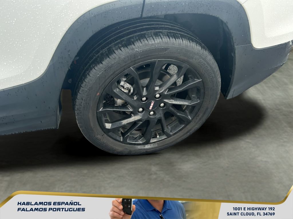 Used 2023 GMC Terrain SLE w/ Driver Convenience Package image 11