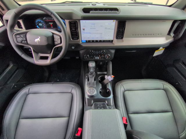New 2026 Ford Bronco Outer Banks w/ Sasquatch Package AWD/4WD image 14