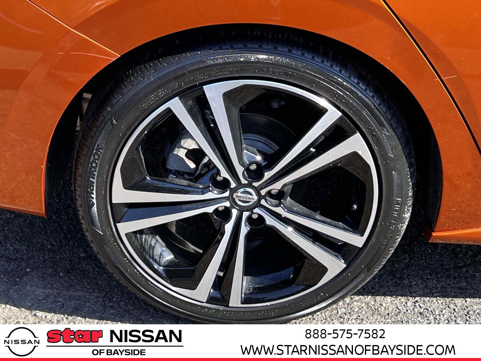 Used 2022 Nissan Sentra SR w/ SR Premium Package image 7