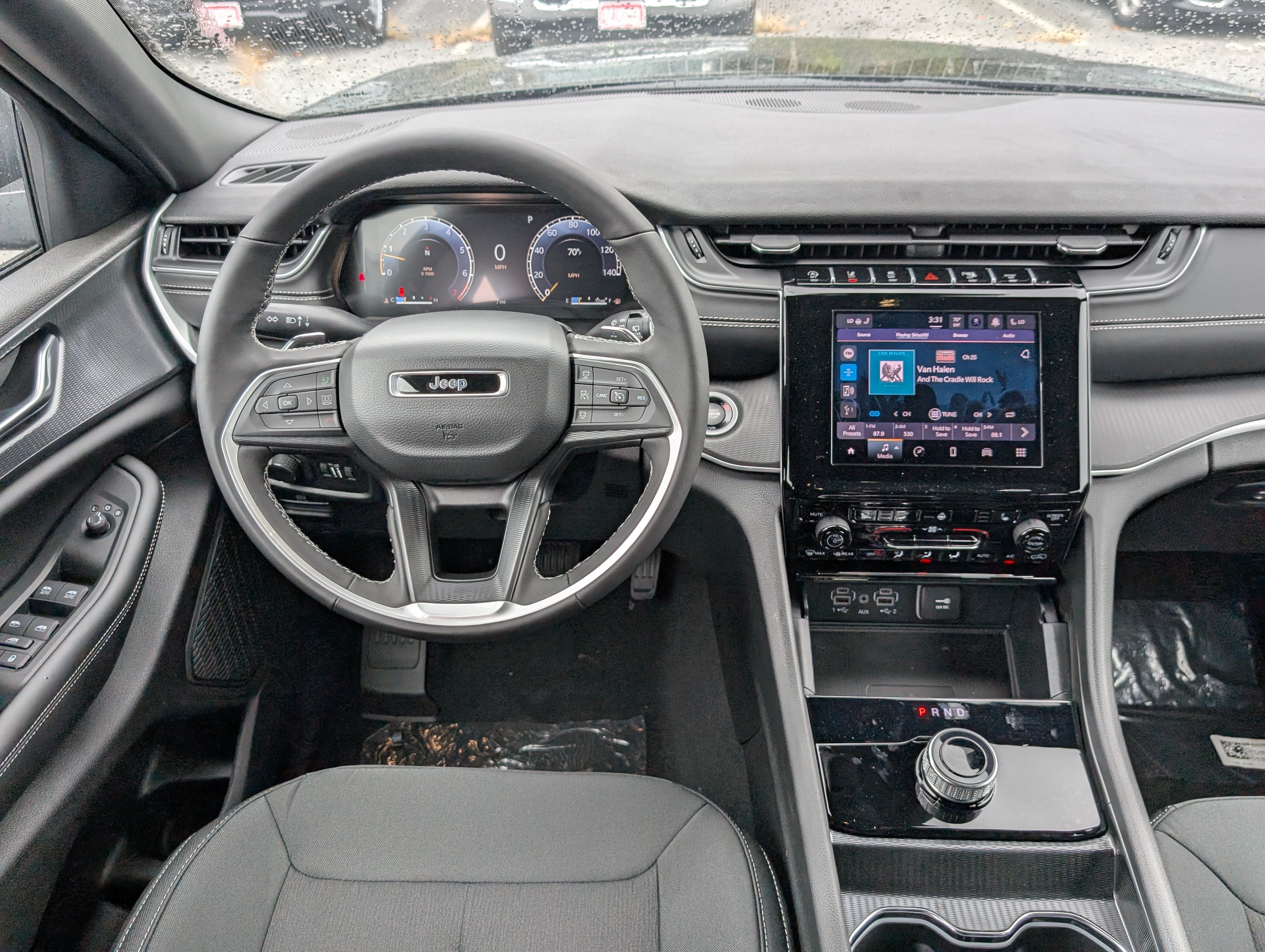 New 2025 Jeep Grand Cherokee Laredo w/ Luxury Tech Group I AWD/4WD image 16