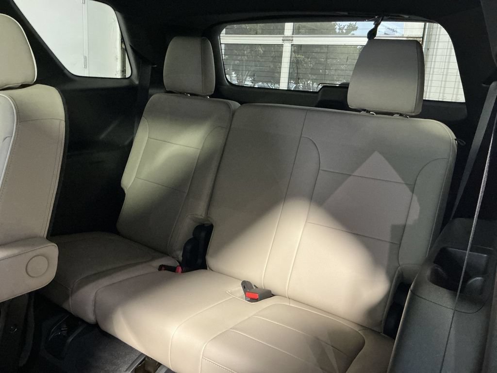 Used 2023 Chevrolet Traverse Premier AWD/4WD image 26