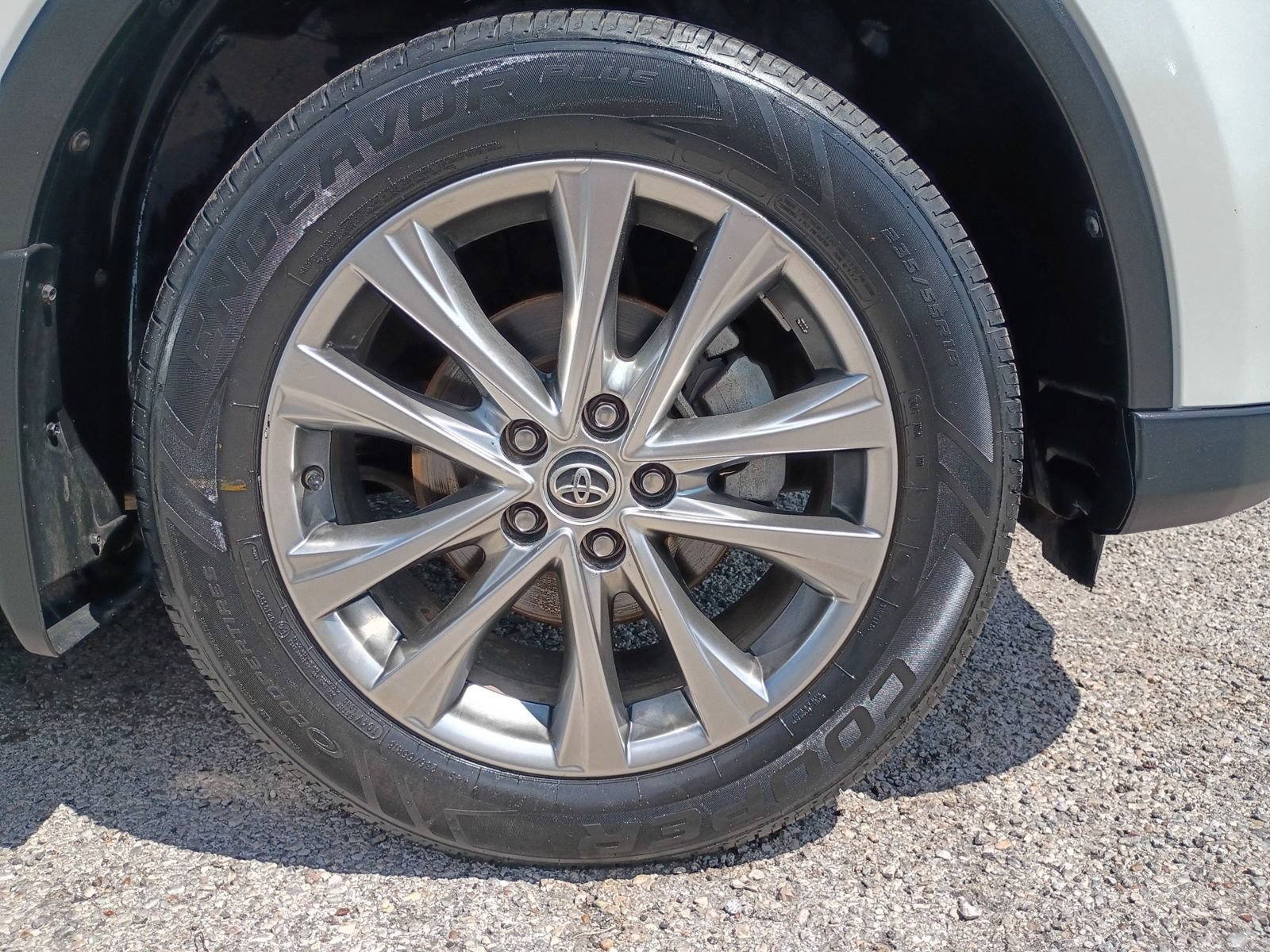 Used 2016 Toyota RAV4 Limited w/ Advanced Technology Package FWD image 23