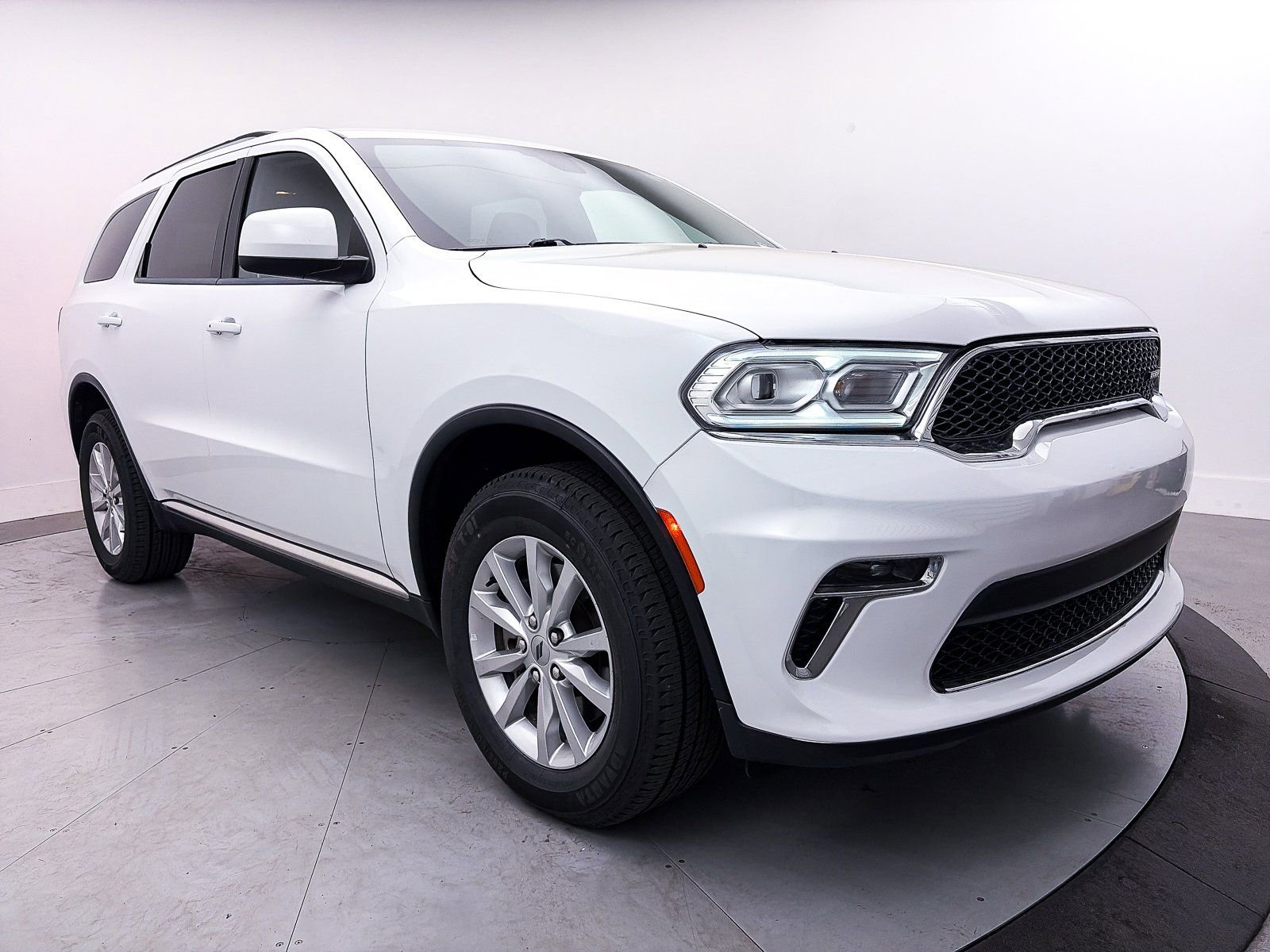 Used 2022 Dodge Durango SXT image 8