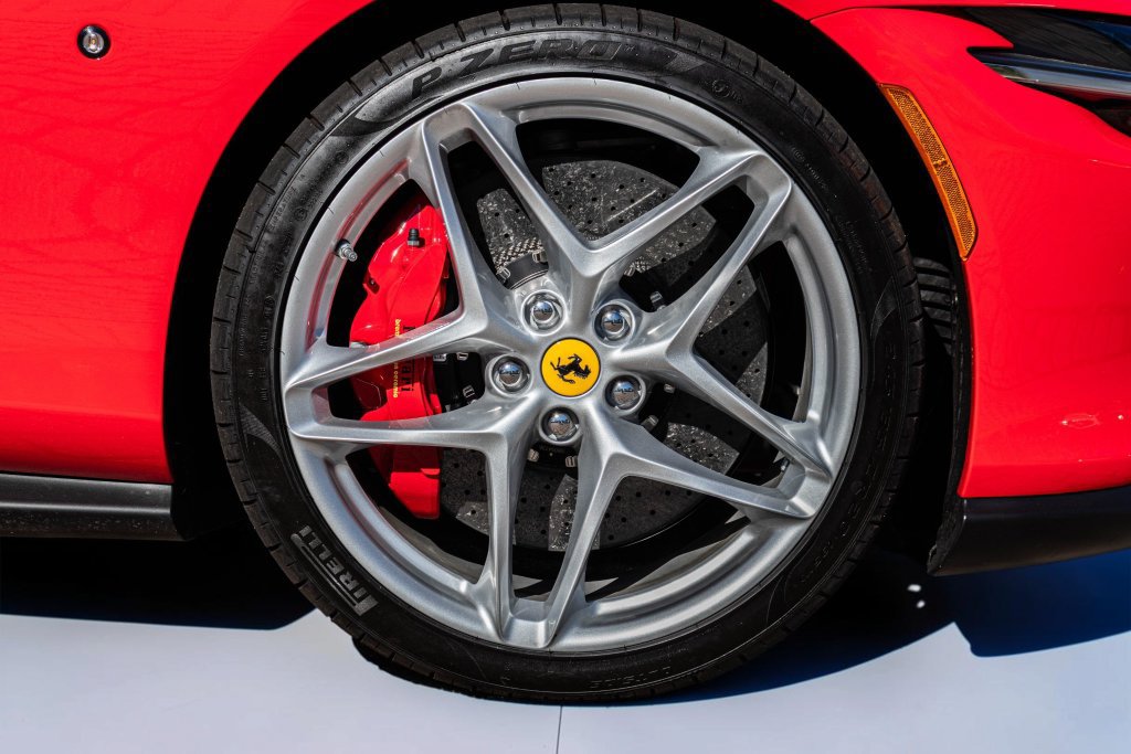 Certified 2025 Ferrari Roma Spider RWD image 60