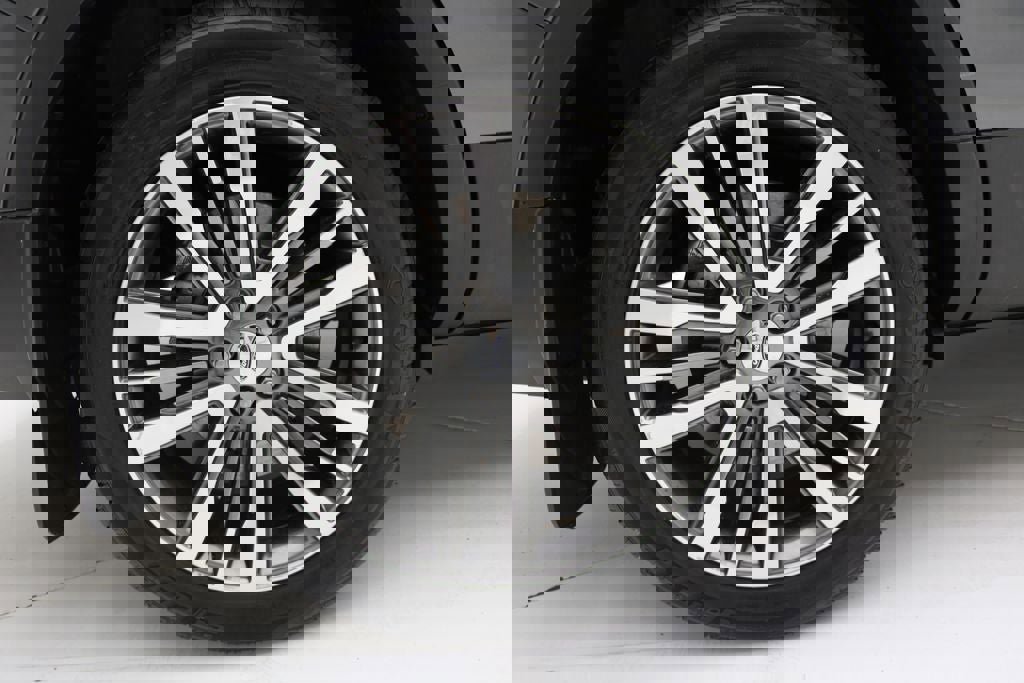 Used 2016 Ford Explorer Platinum image 9