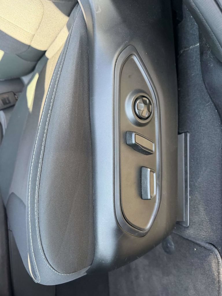 Used 2025 Jeep Grand Cherokee Laredo X w/ Luxury Tech Group I AWD/4WD image 23