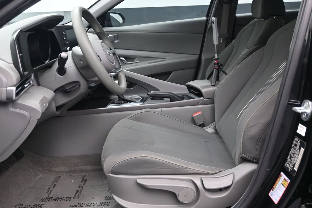 Used 2023 Hyundai Elantra SEL FWD image 17