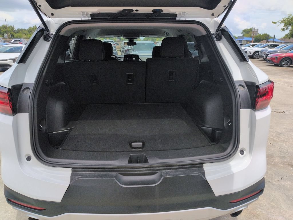 Used 2025 Chevrolet Blazer LT FWD image 28