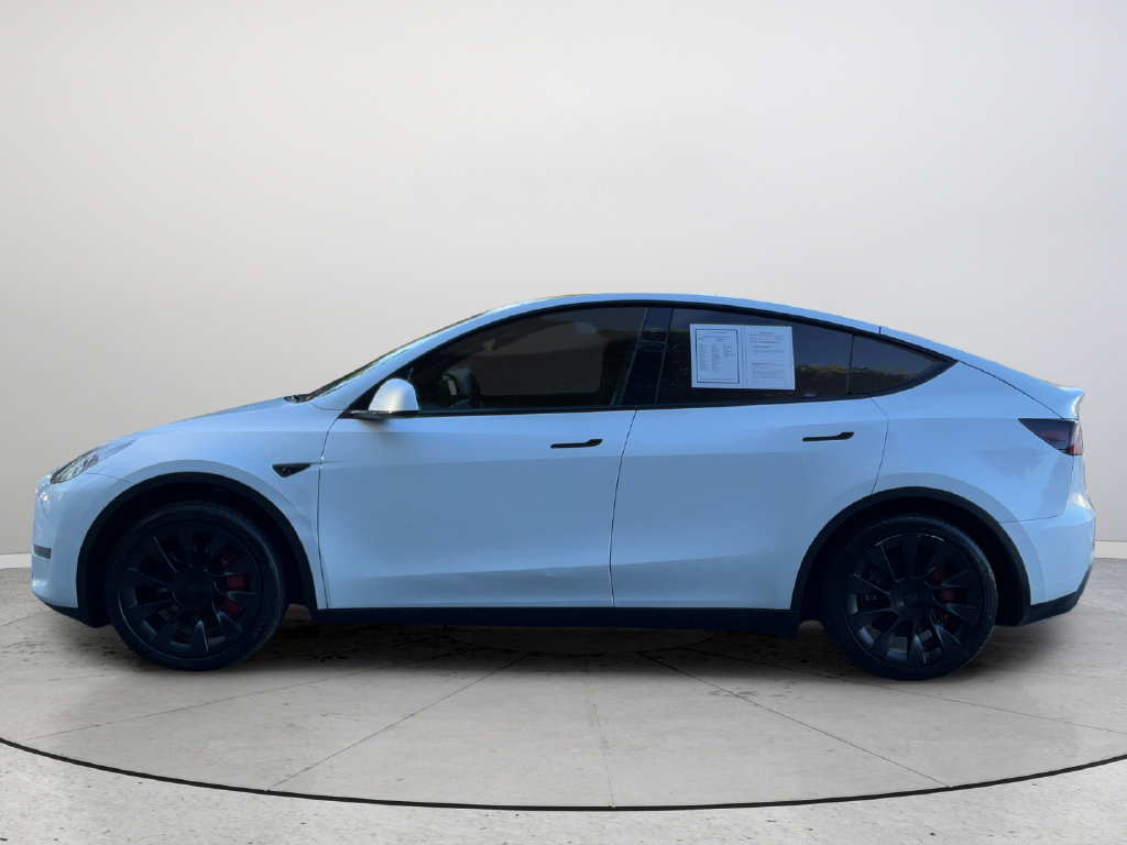 Used 2024 Tesla Model Y 2WD image 5