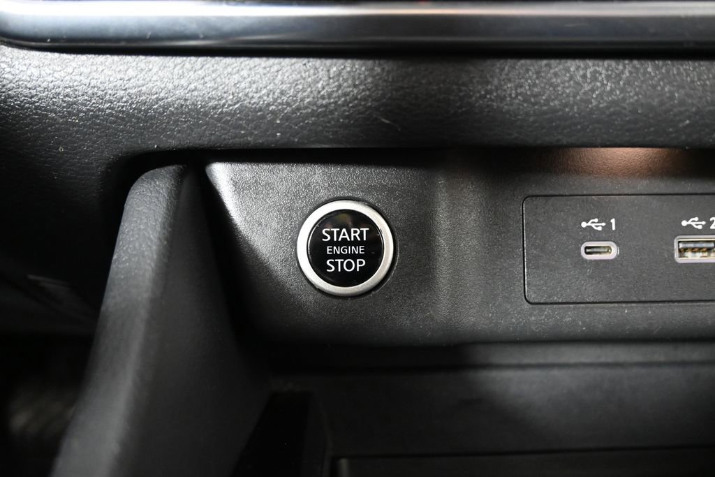 Used 2022 Nissan Rogue SV image 29