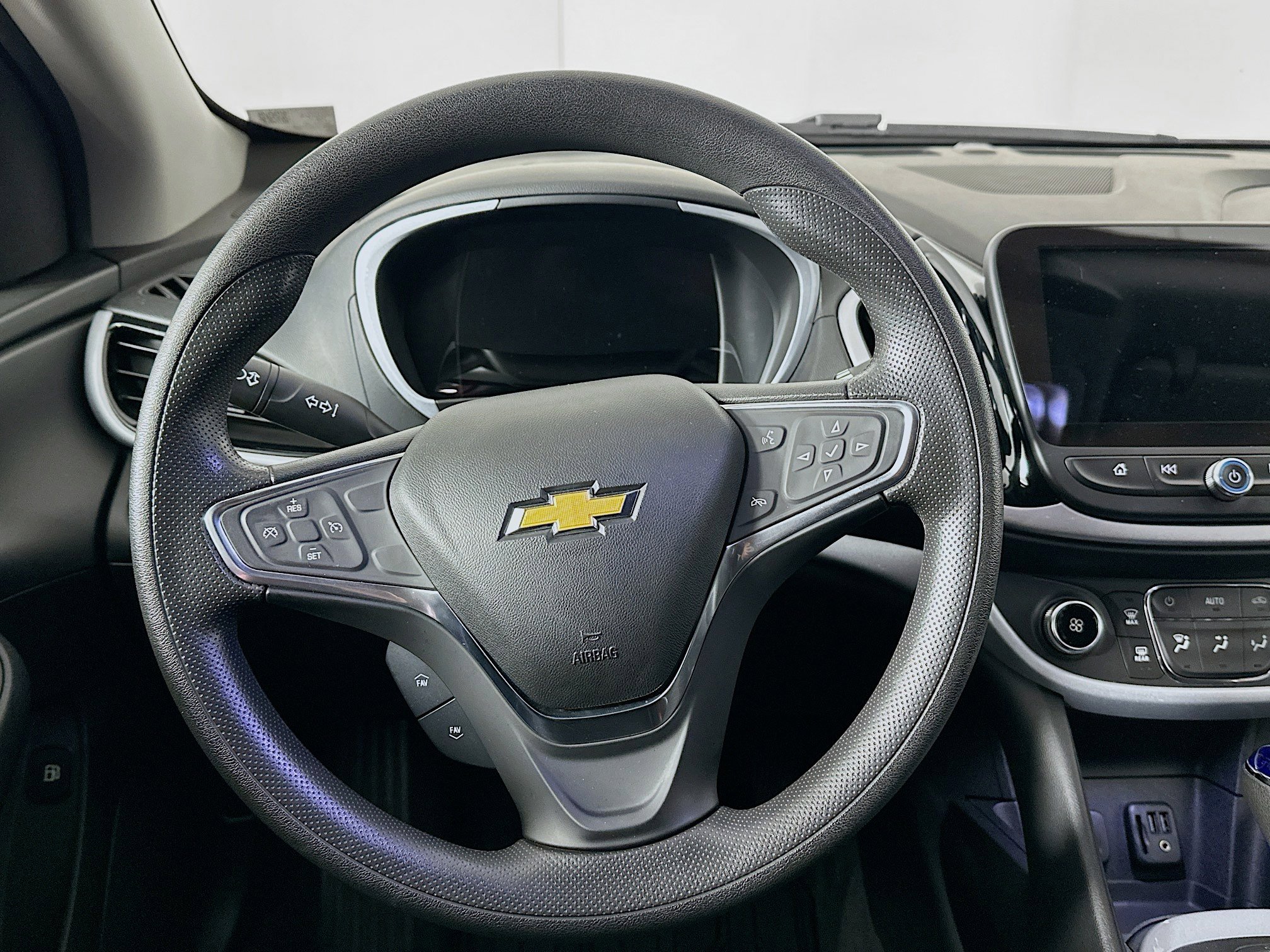 Used 2019 Chevrolet Volt LT image 17