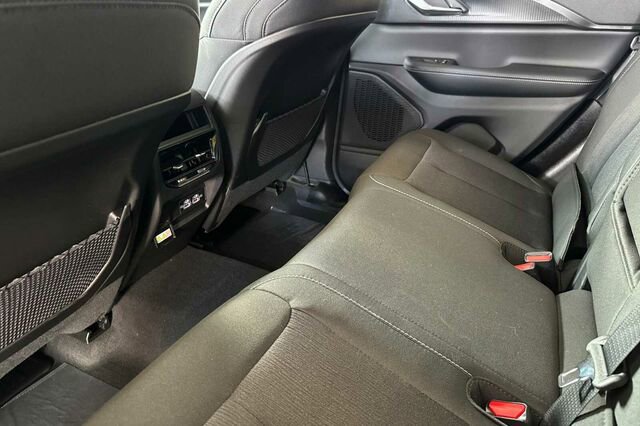 New 2026 Jeep Grand Cherokee Laredo X image 9