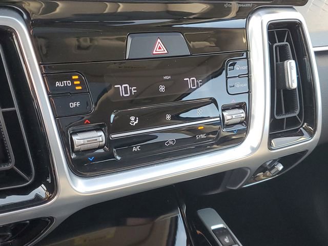 Certified 2023 Kia Sorento SX AWD/4WD image 29