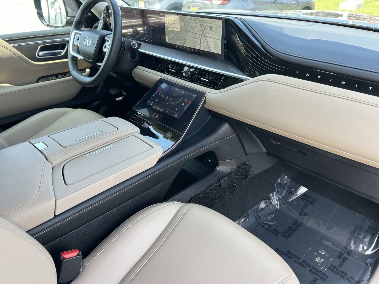 Certified 2025 INFINITI QX80 Pure w/ Cargo Package image 9