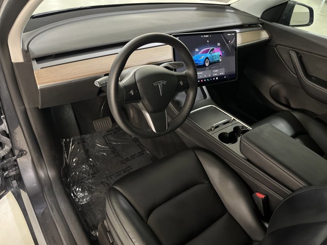 Used 2022 Tesla Model Y Long Range image 15