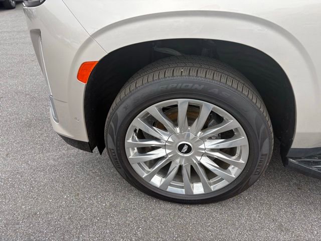 Used 2023 Cadillac Escalade Premium Luxury image 27