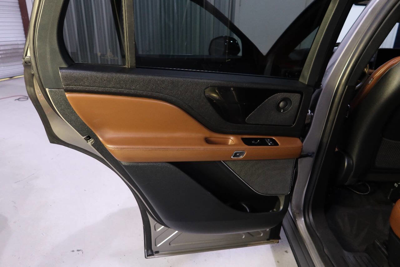 Used 2023 Lincoln Aviator Reserve w/ Equipment Group 201A image 33