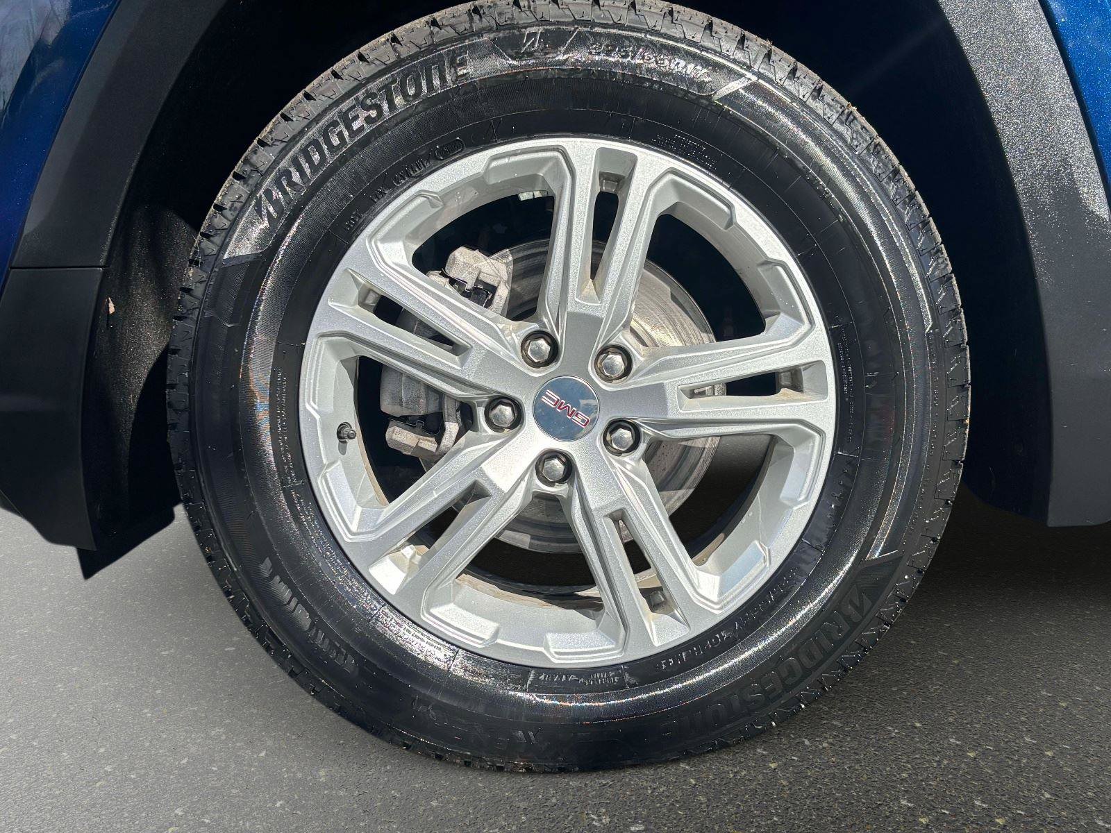 Used 2022 GMC Terrain SLE w/ Driver Convenience Package image 9