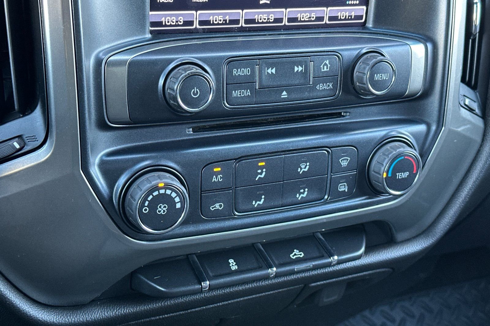 Used 2018 Chevrolet Silverado 1500 LT image 19