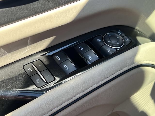 Certified 2024 Cadillac Escalade Premium Luxury w/ LPO, Floor Liner Package AWD/4WD image 15