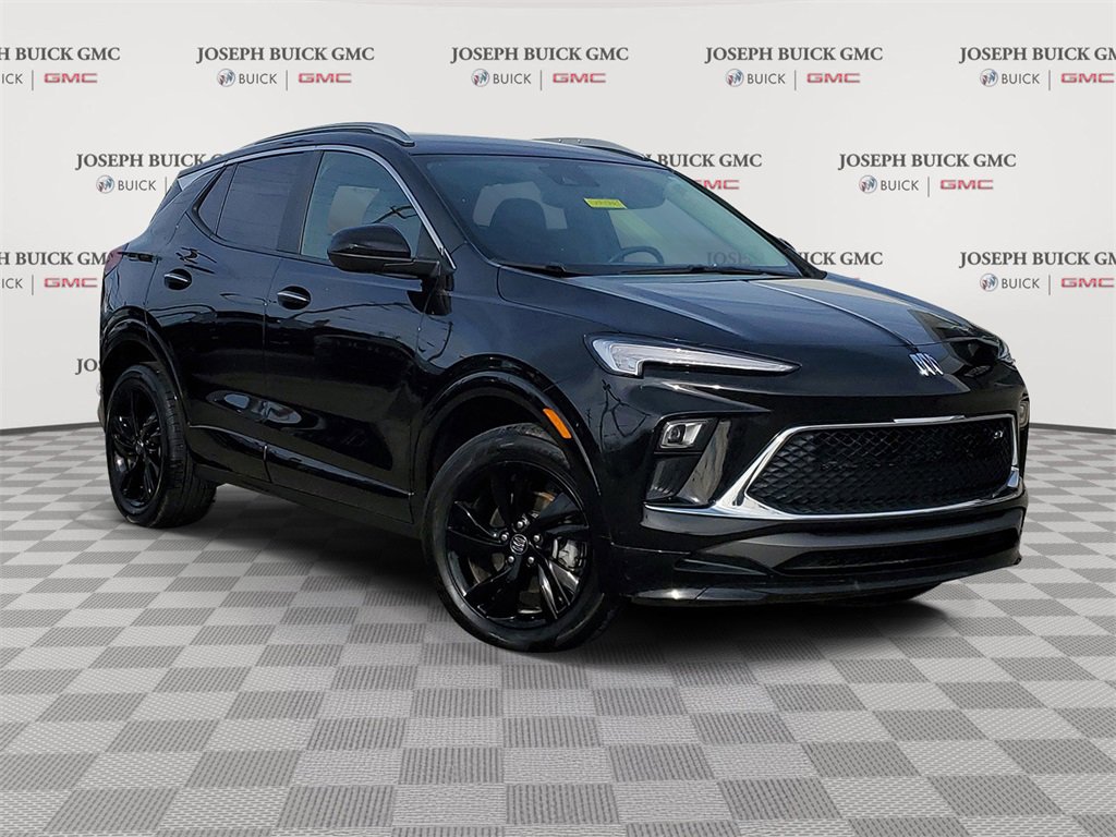 Used 2024 Buick Encore GX Sport Touring image 1