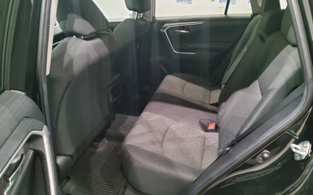 Used 2020 Toyota RAV4 XLE w/ Convenience Package image 15