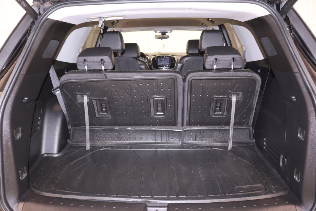 Used 2020 Chevrolet Traverse LT w/ LPO, Floor Liner Package AWD/4WD image 37