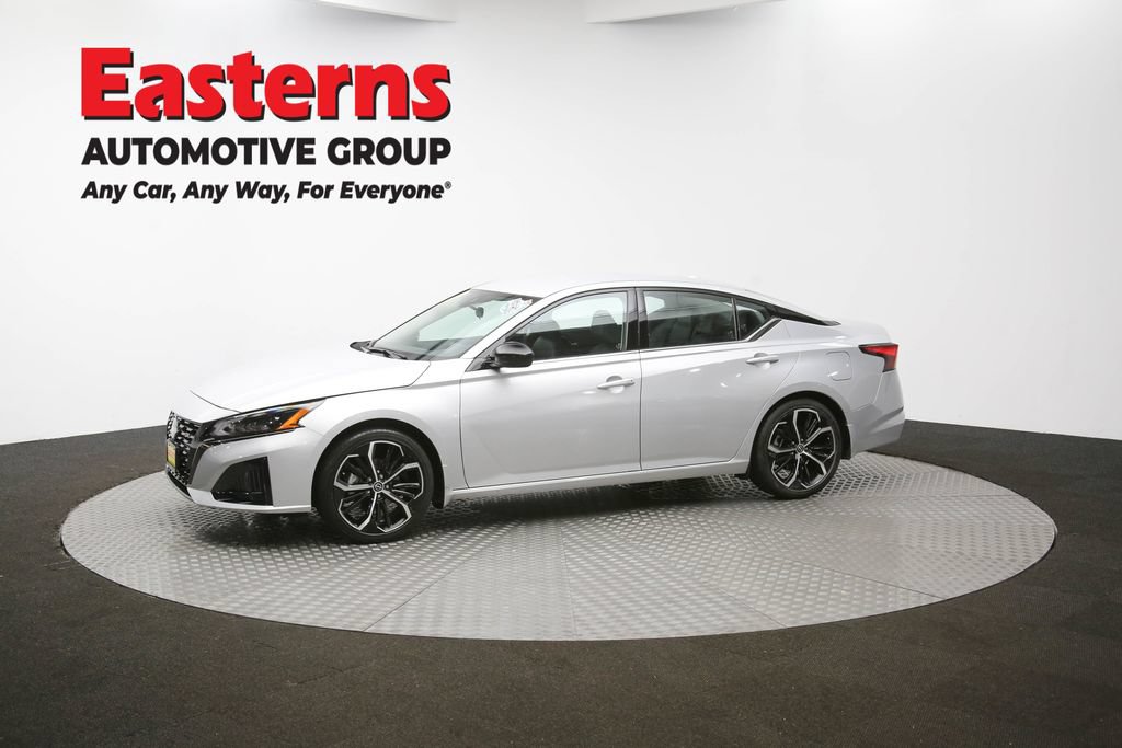 Used 2023 Nissan Altima 2.5 SR FWD image 56