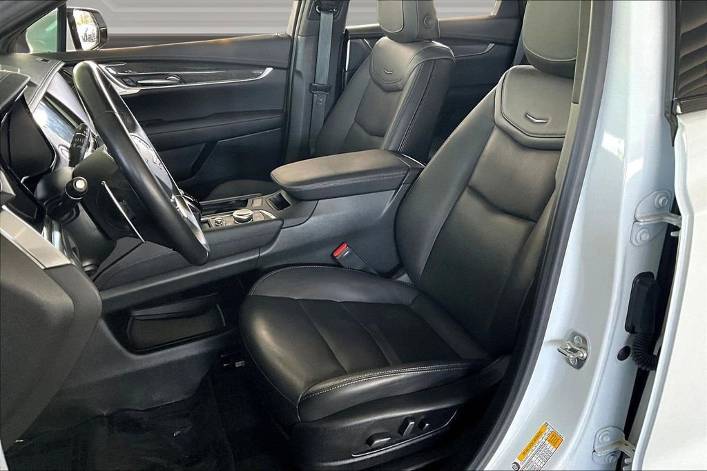 Certified 2024 Cadillac XT4 Premium Luxury AWD/4WD image 21