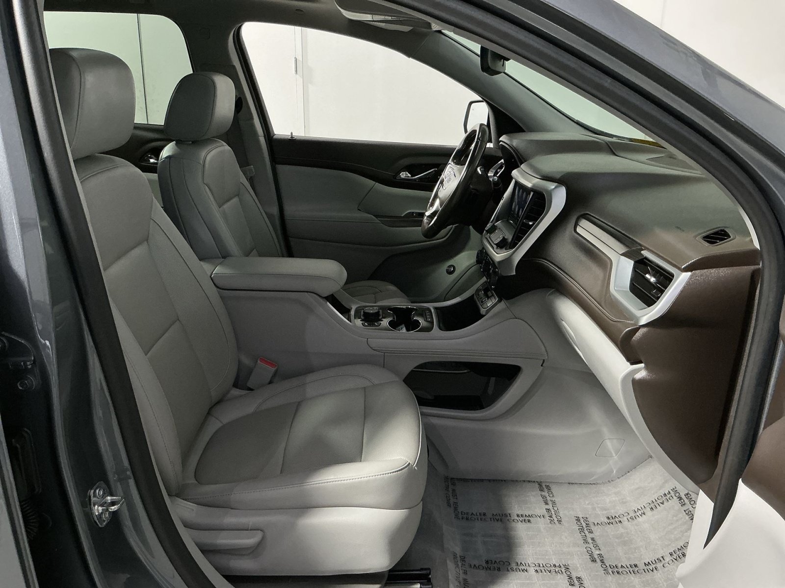 Used 2020 GMC Acadia SLT w/ Driver Alert Package II FWD image 29