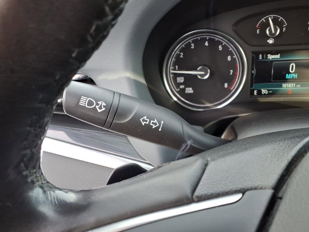 Used 2018 Buick Enclave Essence image 17