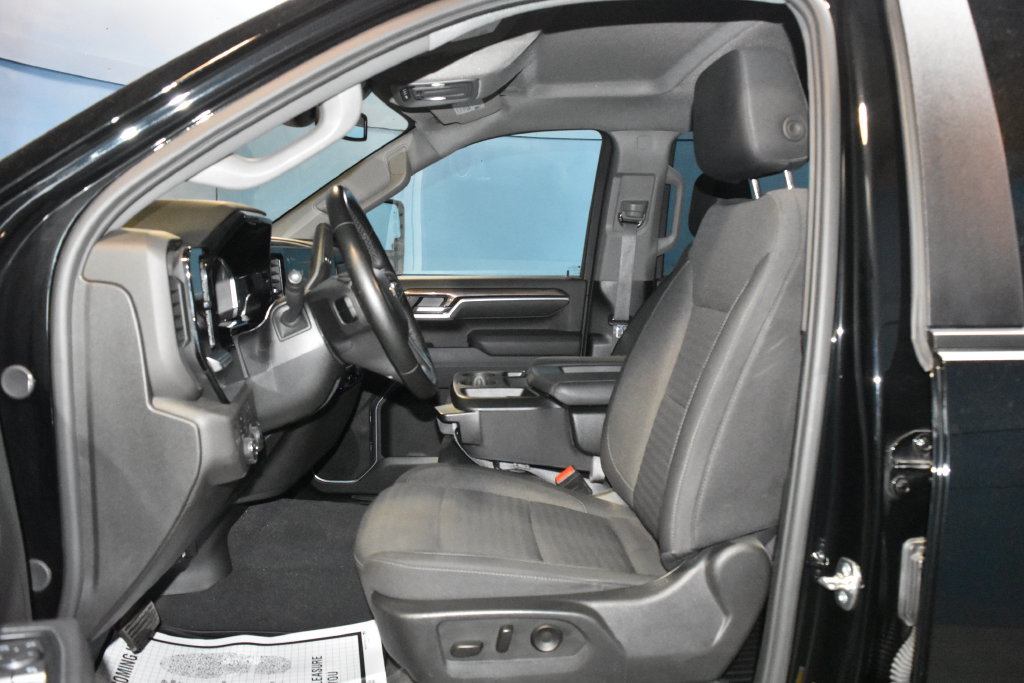 Used 2025 Chevrolet Silverado 2500 LT w/ Safety Package AWD/4WD image 6