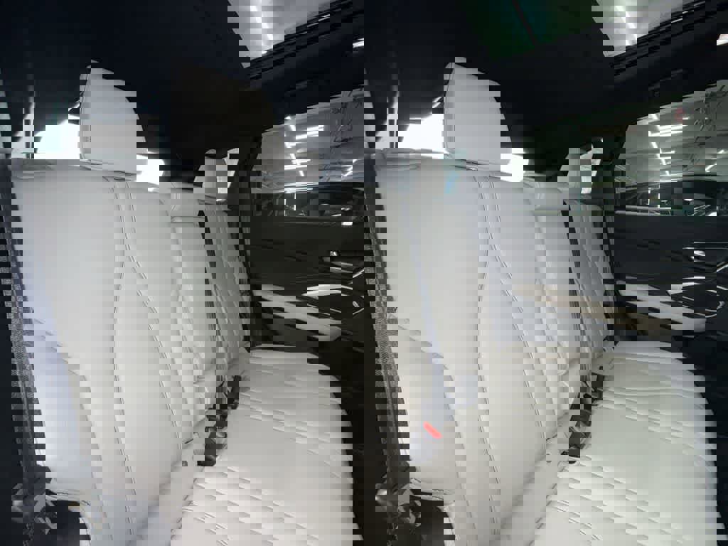 Used 2025 Acura RDX SH-AWD image 26