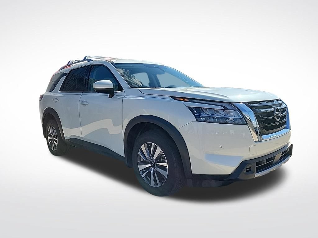 Used 2023 Nissan Pathfinder SL AWD/4WD image 8