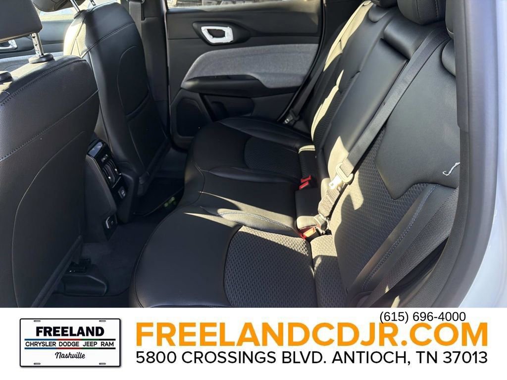 New 2026 Jeep Compass Latitude image 14