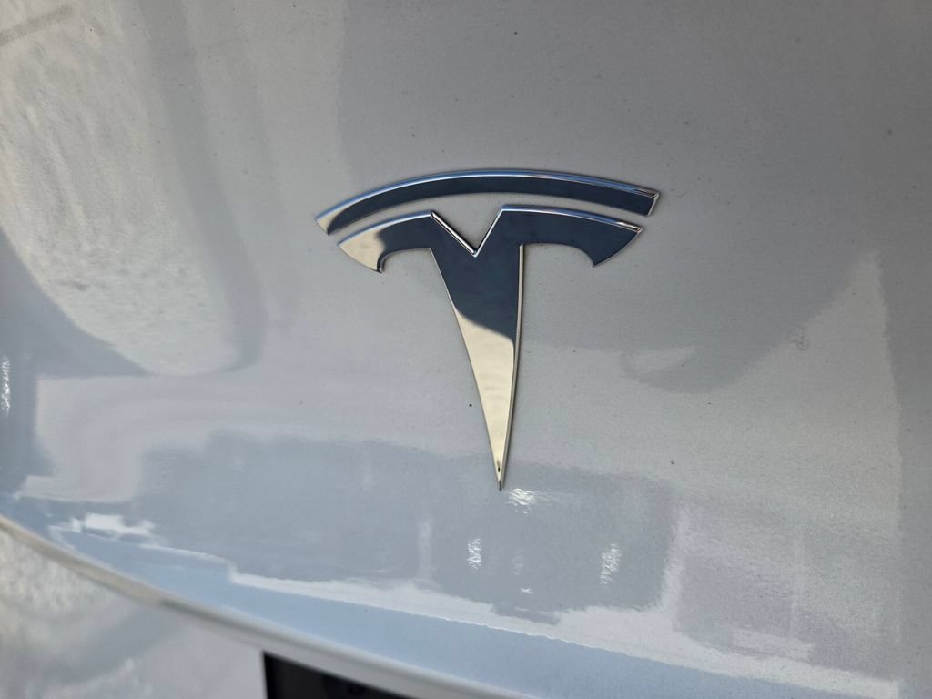 Used 2022 Tesla Model Y Performance AWD/4WD image 13