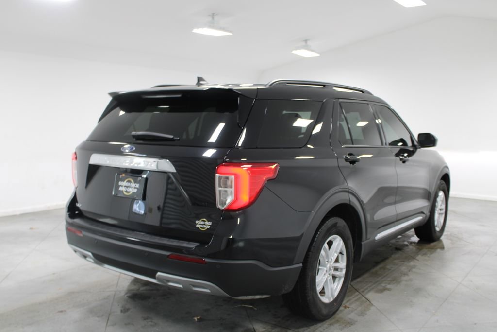 Used 2023 Ford Explorer XLT w/ Equipment Group 202A image 9