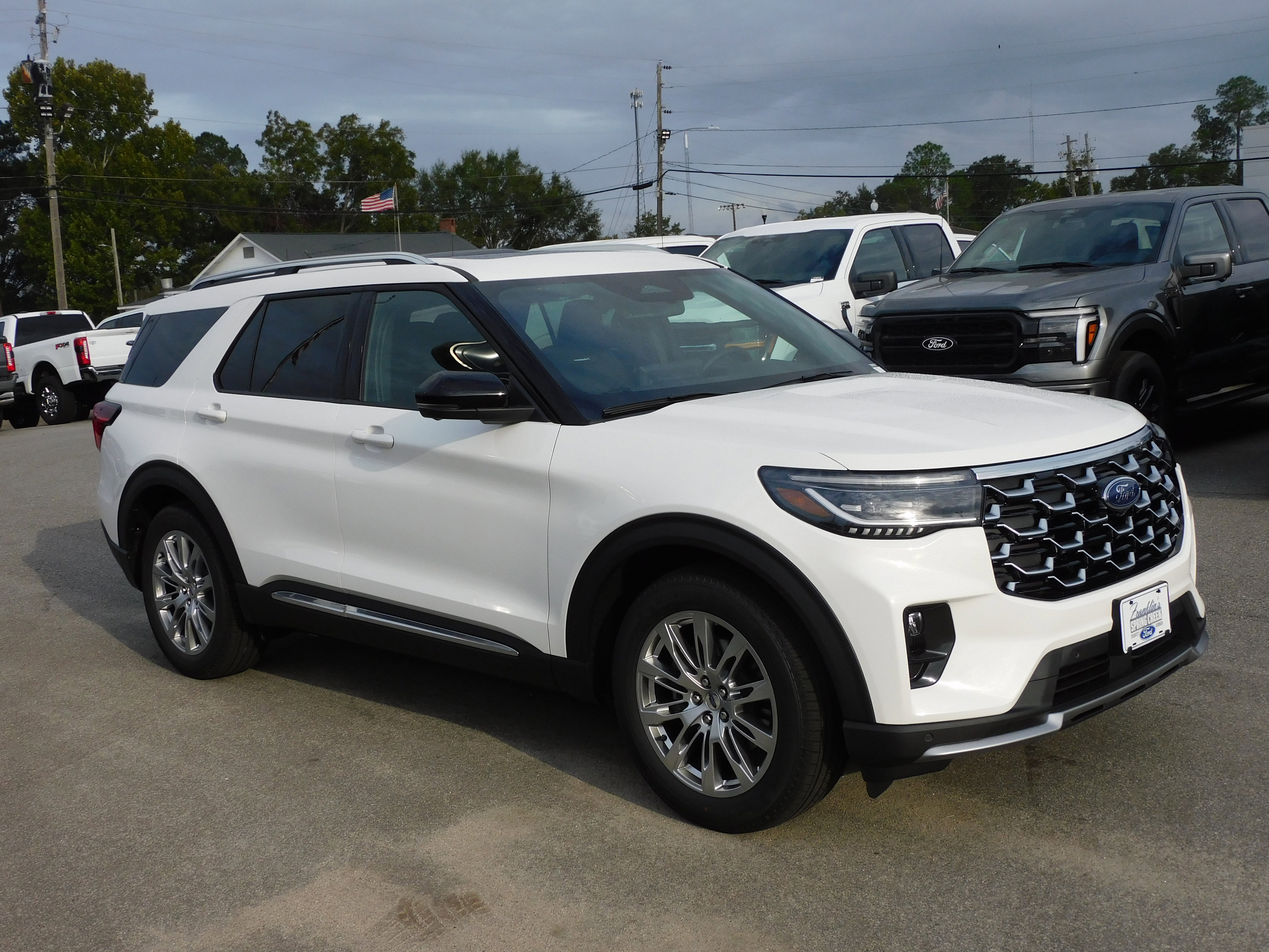 New 2025 Ford Explorer Platinum image 4