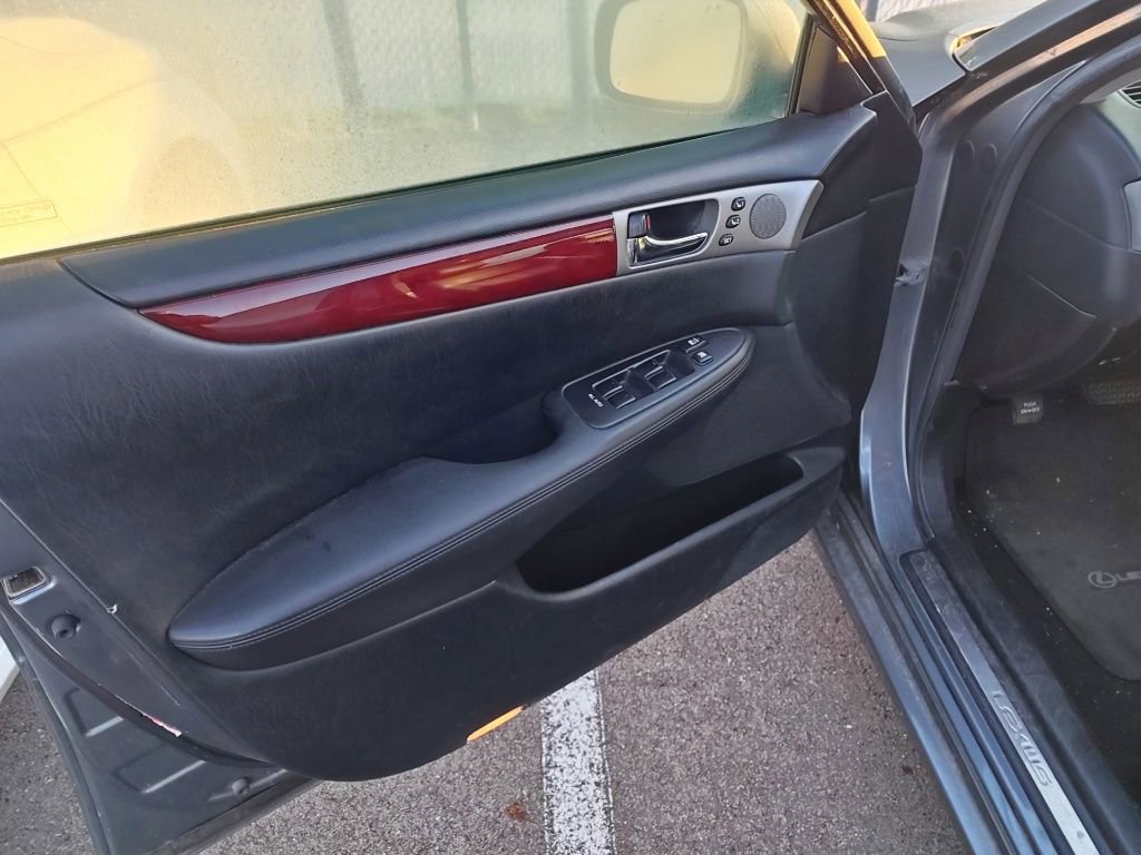 Used 2005 Lexus ES 330 FWD image 7