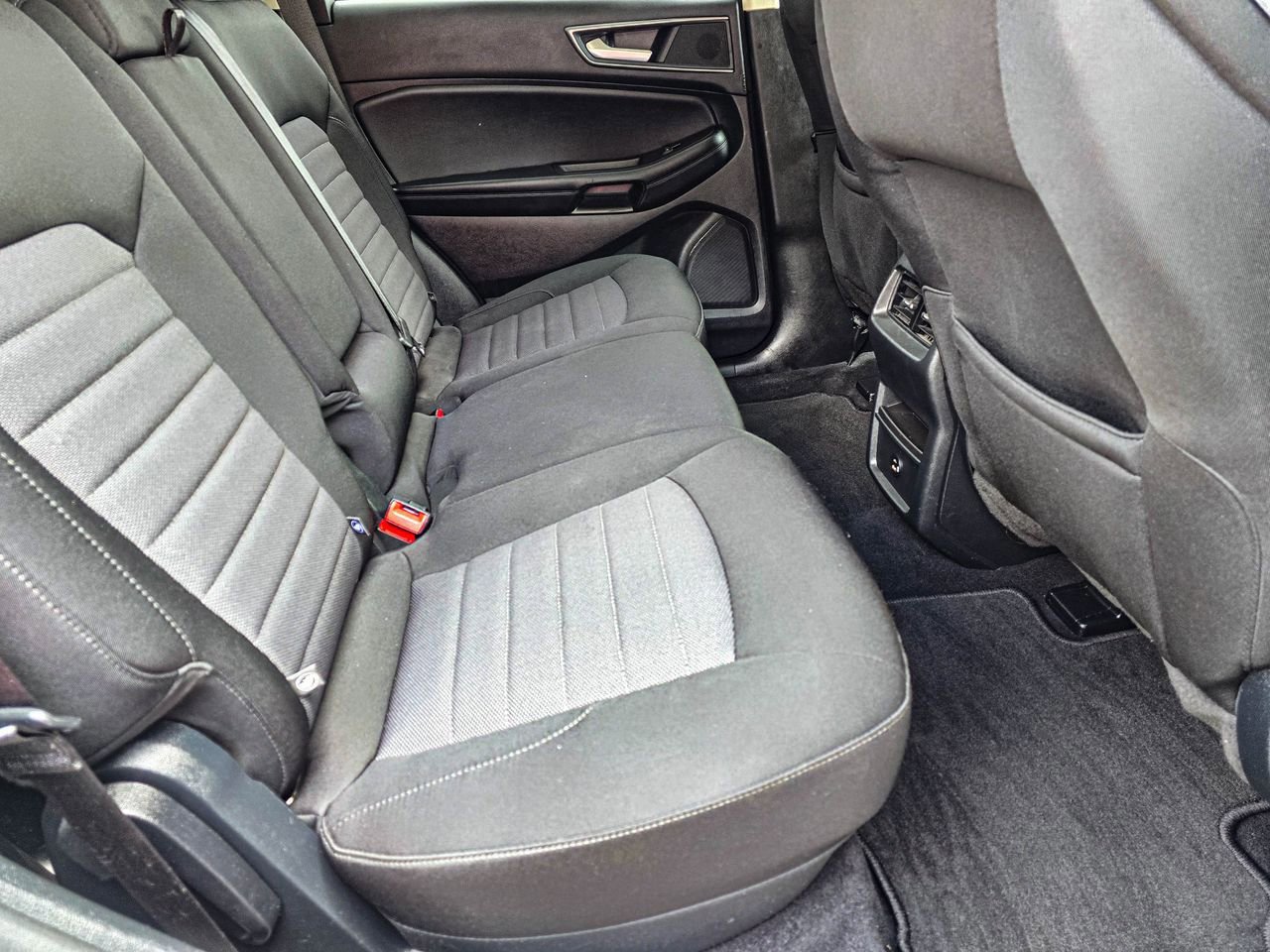 Used 2021 Ford Edge SE FWD image 36