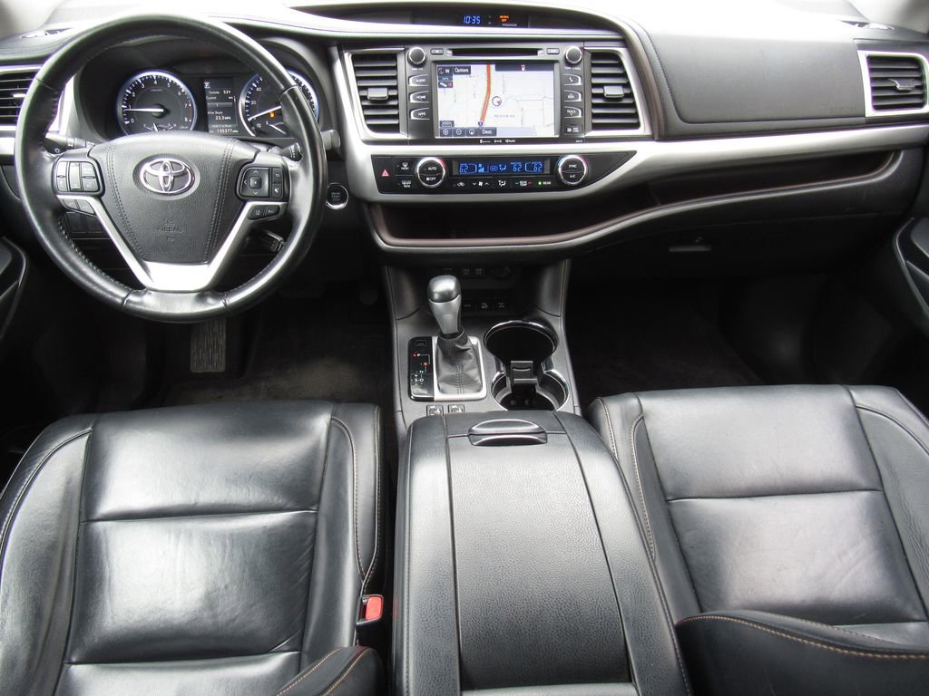 Used 2017 Toyota Highlander XLE AWD/4WD image 34