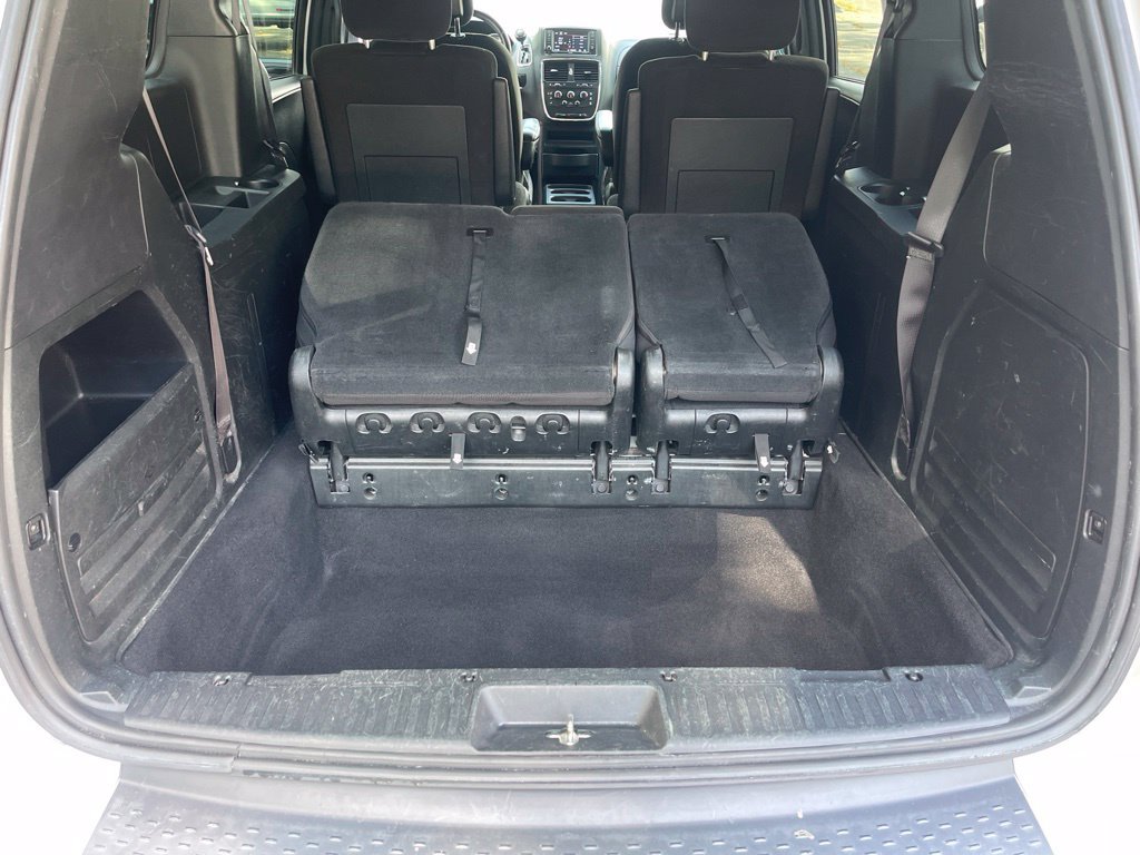 Used 2017 Dodge Grand Caravan SE FWD image 24