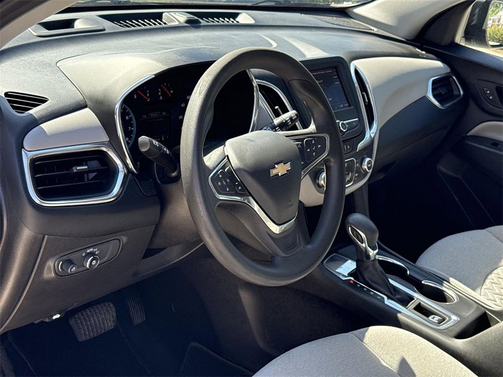 Used 2022 Chevrolet Equinox LS image 9
