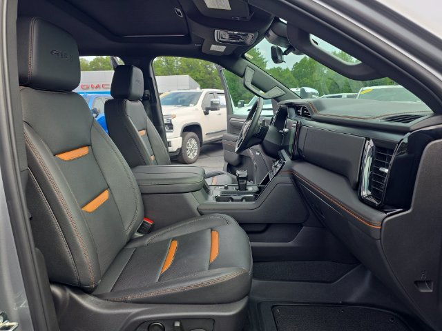Used 2024 GMC Sierra 1500 AT4 w/ Technology Package AWD/4WD image 11