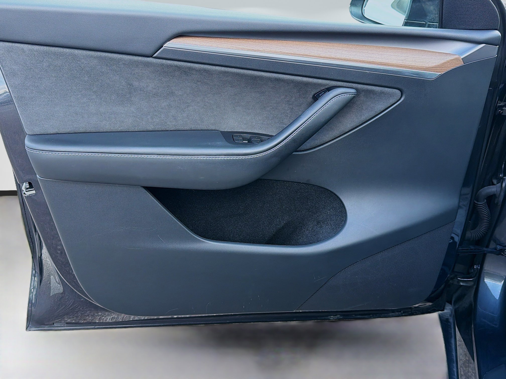 Used 2024 Tesla Model Y Long Range image 21